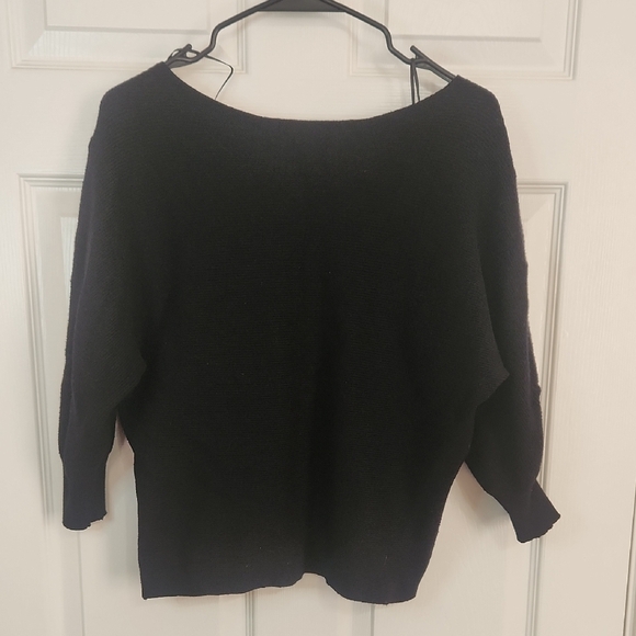 Carmen Marc Valvo Black Crew Neck Sweater - Picture 1 of 5